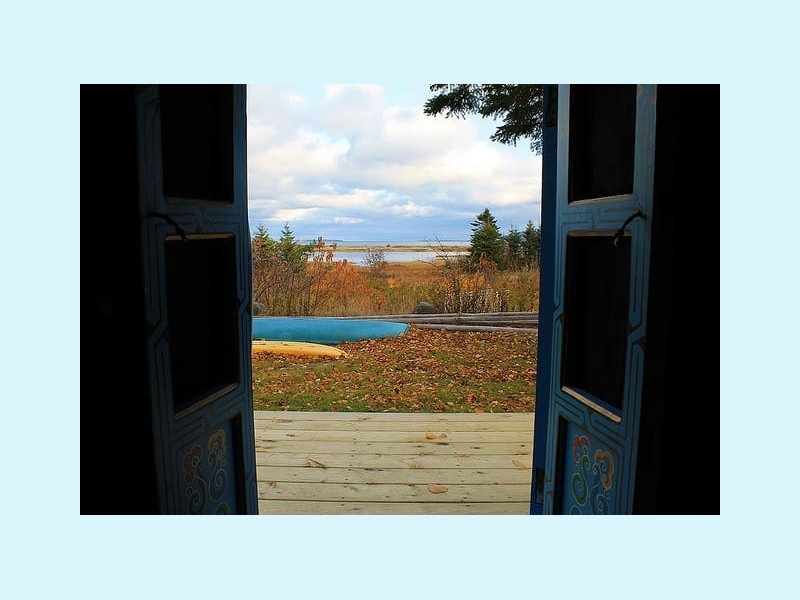 Stay-Yurts Little Sky Yurt front door view
