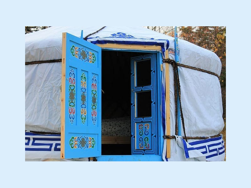 Stay-Yurts Little Sky Yurt blue front door