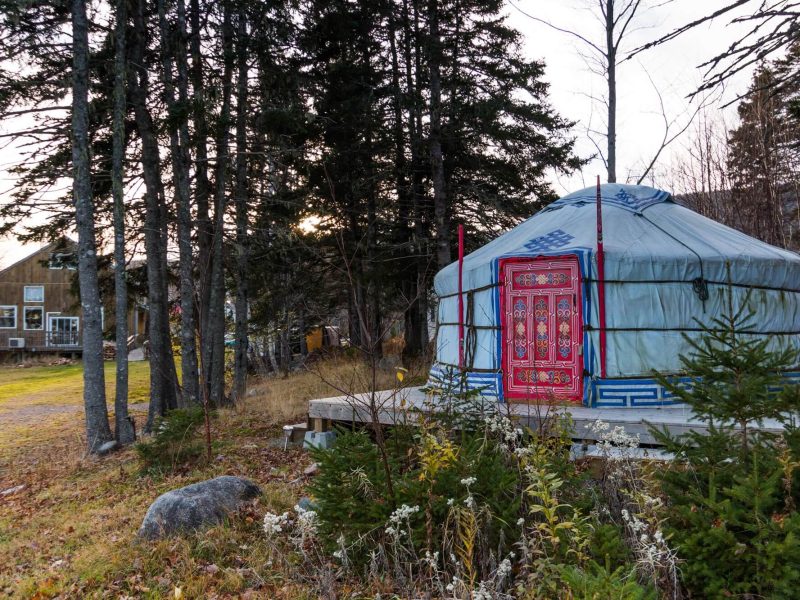 Stay-Yurts